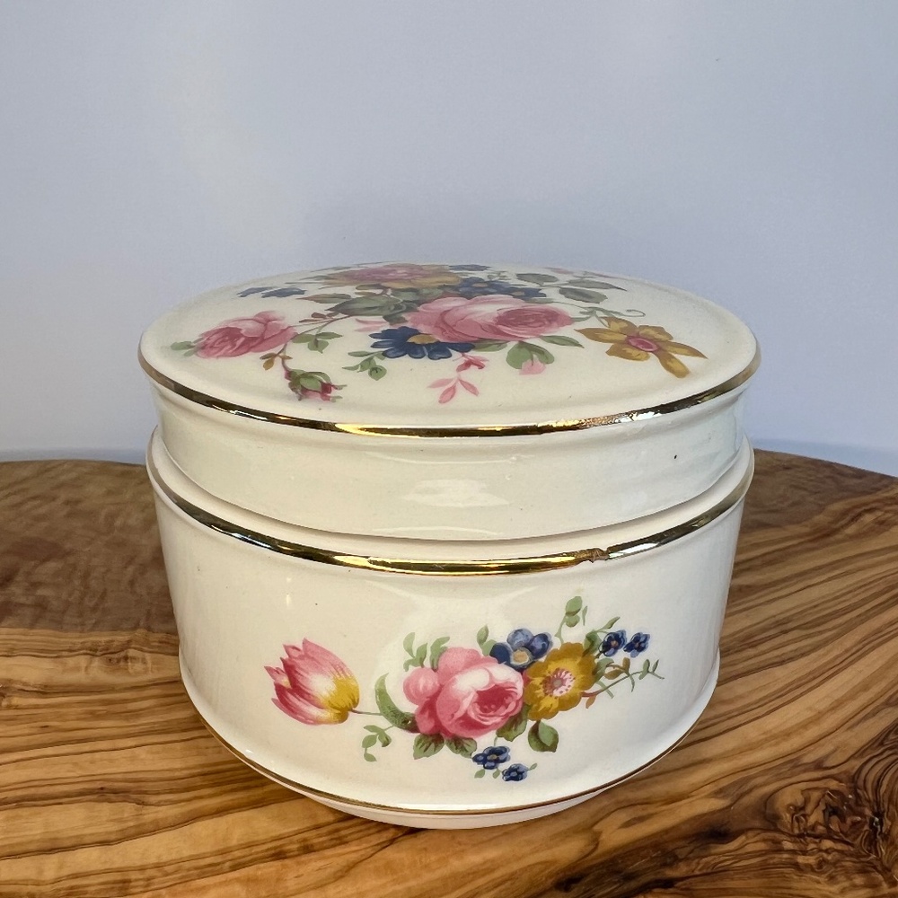 Vintage Sadler England Floral Trinket Box Jewelry Box Pink Roses Gold Trim 3.5”